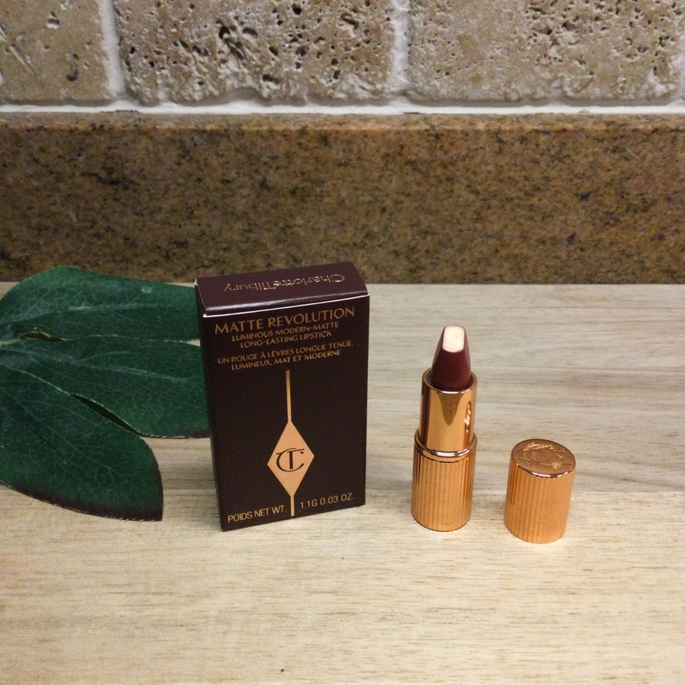 🆕 Mini Charlotte Tillbury Lipstick - Walk of No Shame